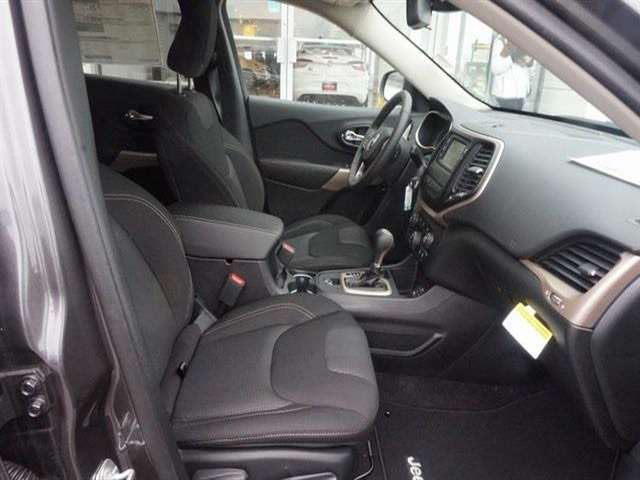 2017 Jeep Cherokee Latitude 4dr SUV